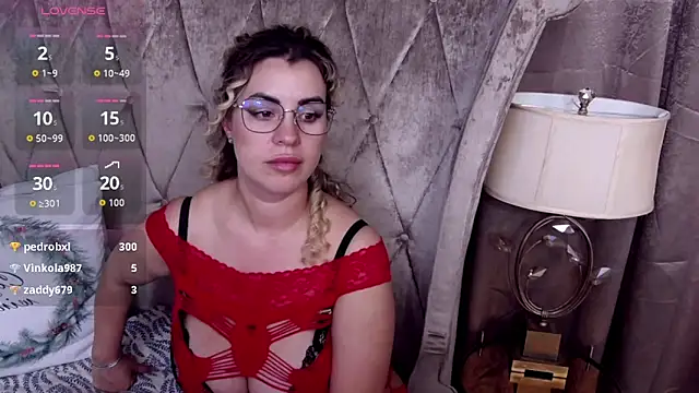 BustyGizelle webcam