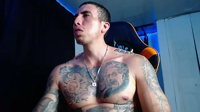 Adam_Hudsond webcam