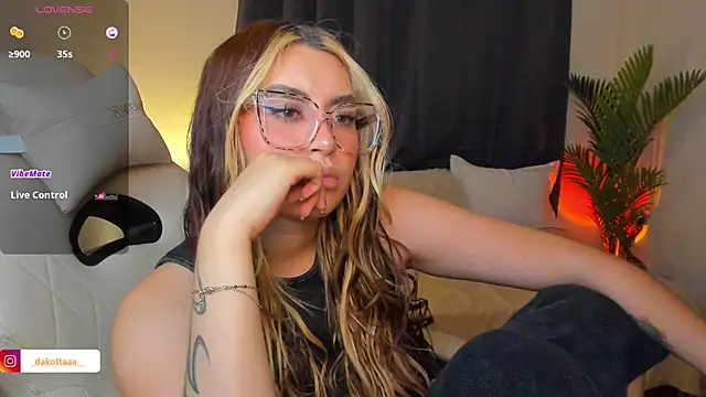 dakottaa_ webcam