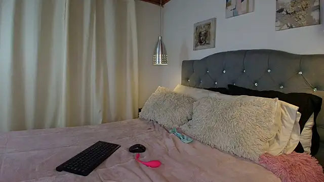 Miah_hilton2