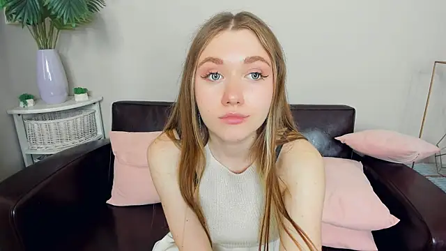 thanhbuerger - ThanhBuerger's free webcam - UK Sex Cams