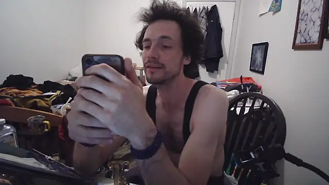 JohnnyMoves webcam