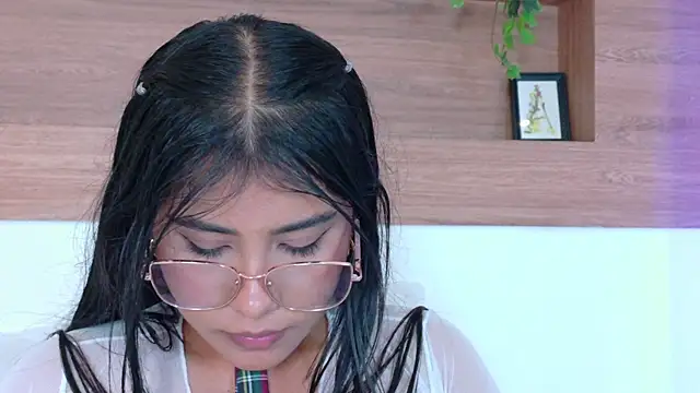 VioletBloomm live sex cam