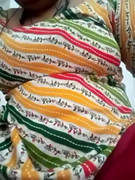 Menka_cut34 webcam