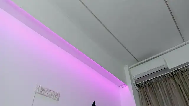 EmeraldKatt webcam