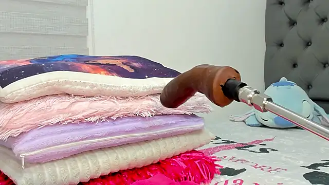 Elizabeth_18_ webcam