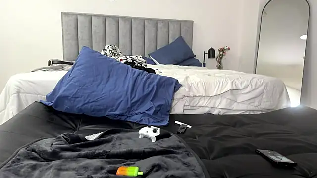 DerkAndValentina webcam
