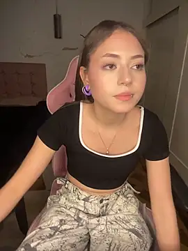 PrettyAmber webcam