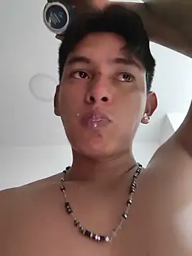 hiroshi_shen (M young) - Down at the mall.🤯🥵🥵