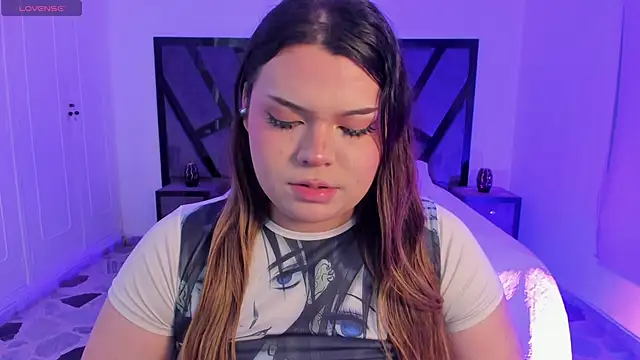 Maxxxine1 webcam