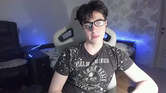 Knuckles17 webcam