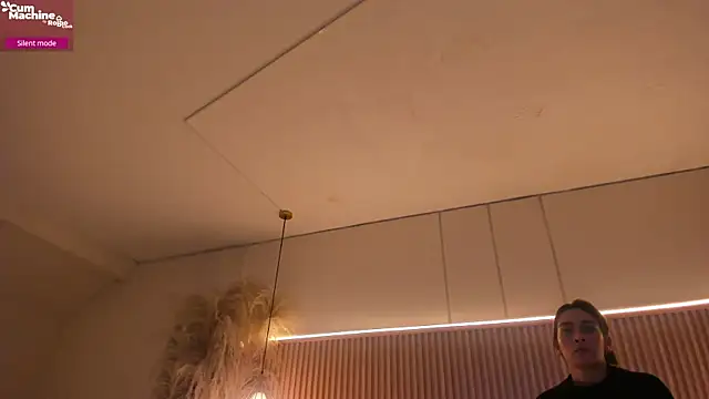 NahimiThompson webcam