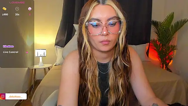 dakottaa_ webcam
