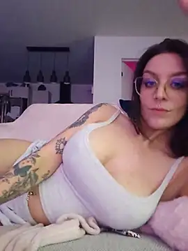 LilyOrion webcam
