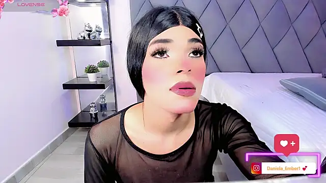 Amira_Ember webcam