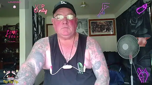 KINKYBLUEYES69 webcam