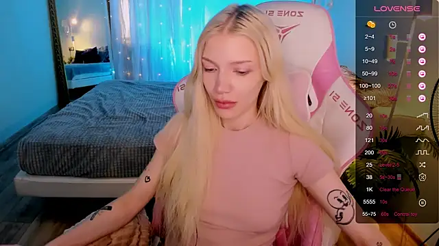 AnyaTaylor_ webcam