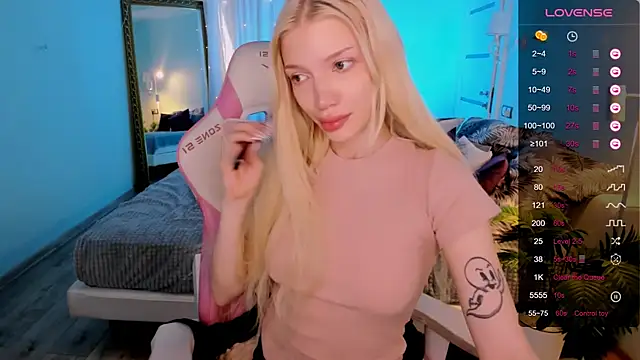 AnyaTaylor_ webcam