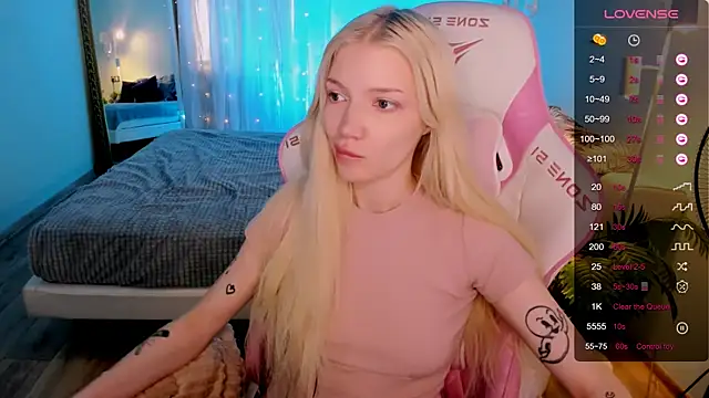 AnyaTaylor_ webcam