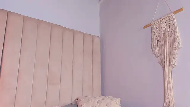 Elise_Diamond webcam