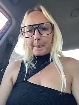 merlindave (F young) - Finger pussy/naked💦💦😋✌️