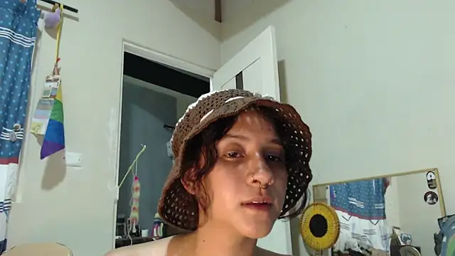 AlinaWoolf_ webcam