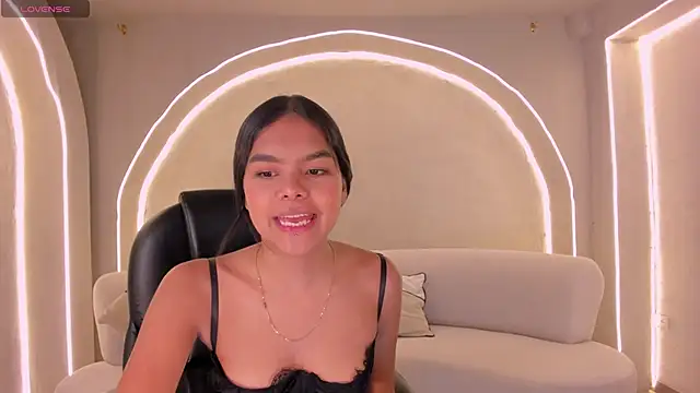 SaphiraJames webcam
