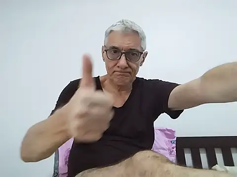 BIGUNCUTHARDCOCK webcam