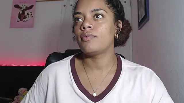 ladyrd1 webcam