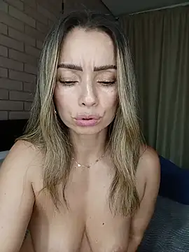 Loly_Horny webcam