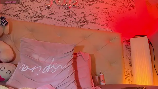 Lili__taylor webcam
