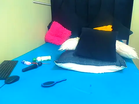 LisaBluexxx1 webcam