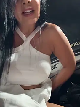 _kathalopez_ (F milf) - Dildo inside pussy here public