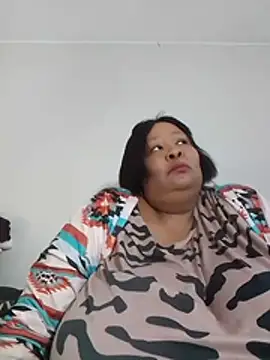 nancy111 (F milf) - Make me squit and cum on my toy