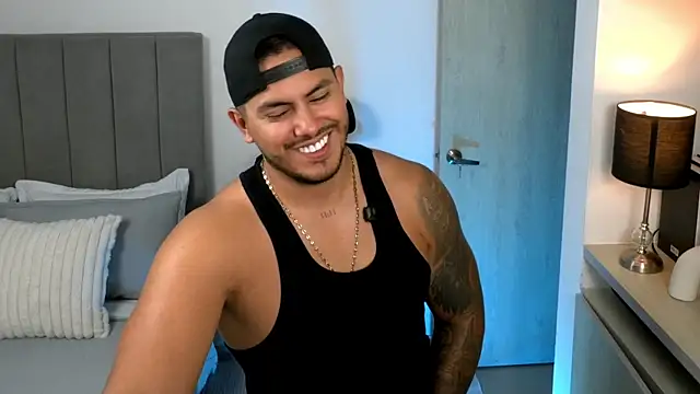 owen-pierces webcam