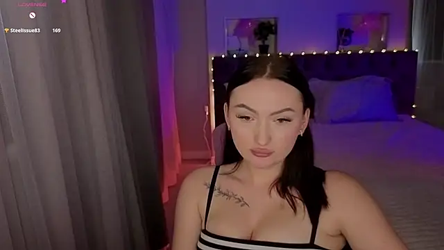 MizLouLou webcam