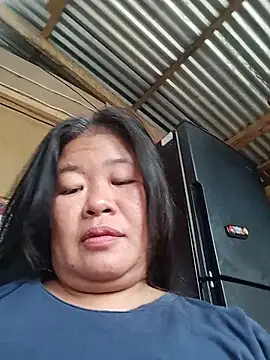 Lovelywoman43 webcam