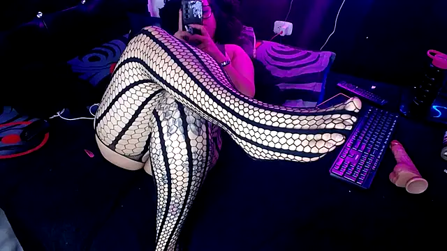 curvy_cutie webcam