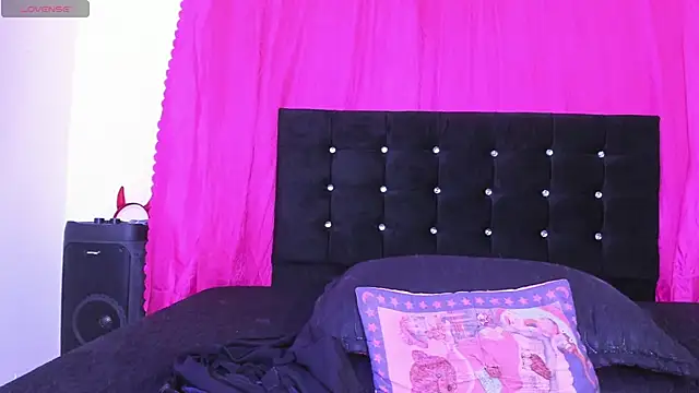 cutenaked_8 webcam