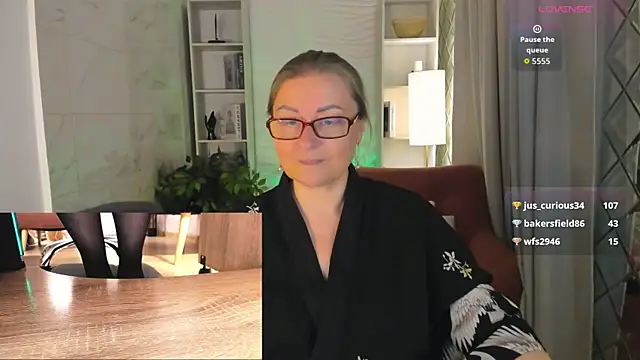 Alexandra_Kind webcam
