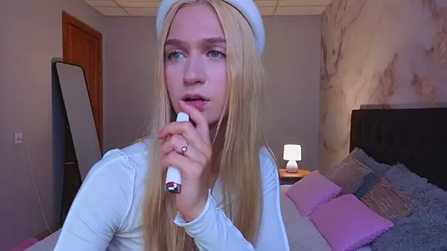 SerenaCrystall webcam