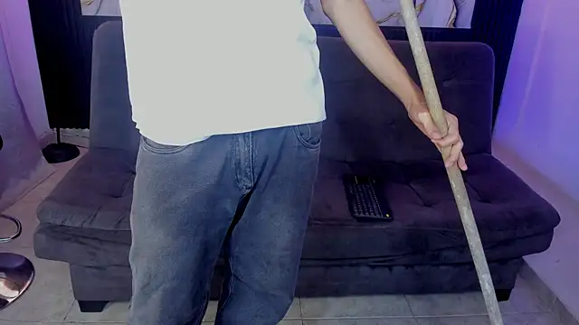 nico_naughtyboy (M twink) - full naked + oil in my body