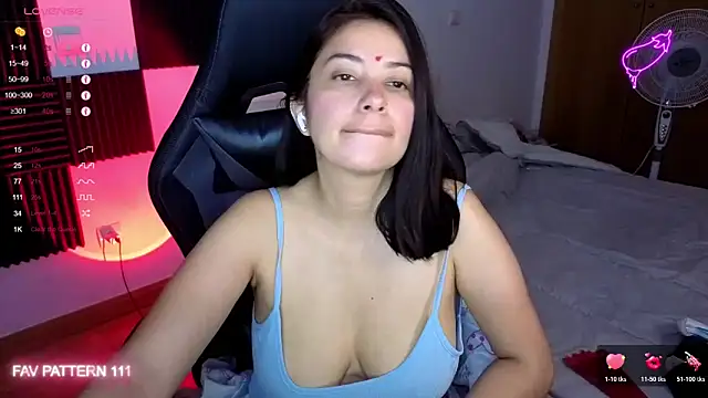 AnnaQueen webcam