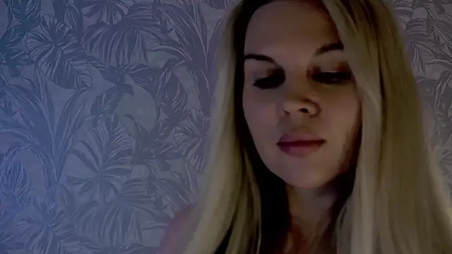 EvaRelusionJ webcam