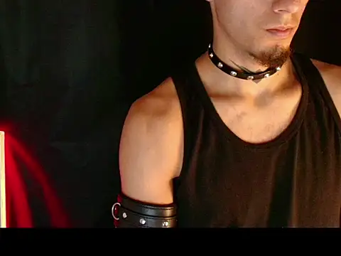 dark_men1 webcam
