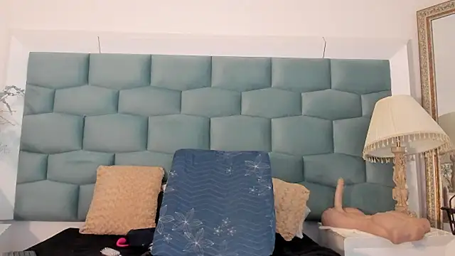 MiaMancini webcam