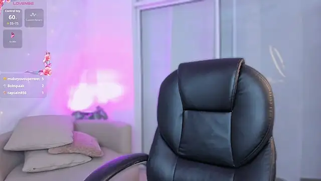 Ginni_charlotte webcam