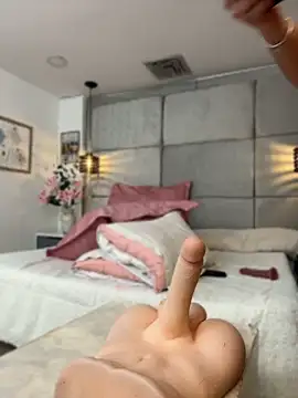 IvonneOwen webcam