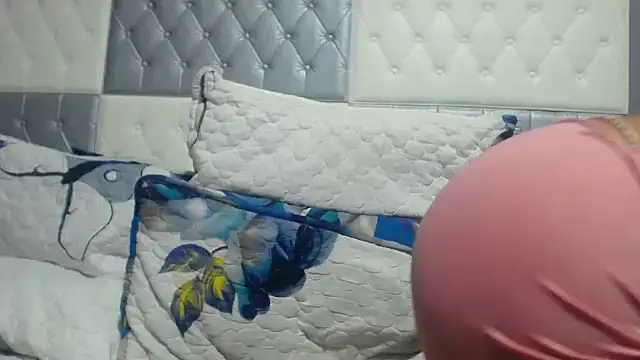 SEXYBUSTYEBONYXX webcam