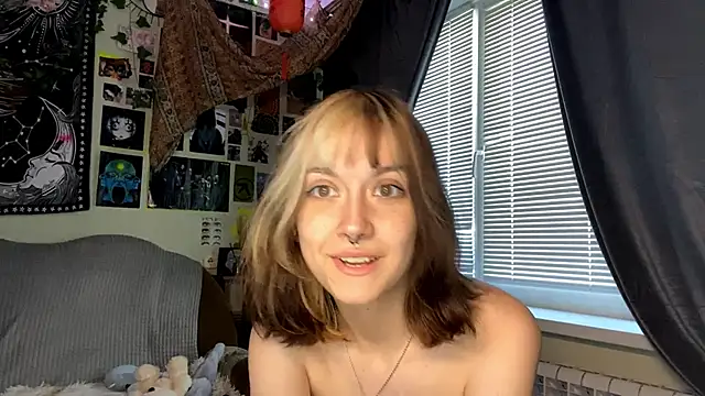 YourFavoriteAltgirl webcam